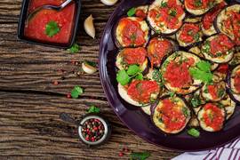 Как вкусно запечь баклажаны: ТОП-3 рецепта