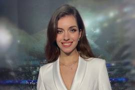 Жена Комарова показала фото с декольте и Андреем Шевченко из Польши
