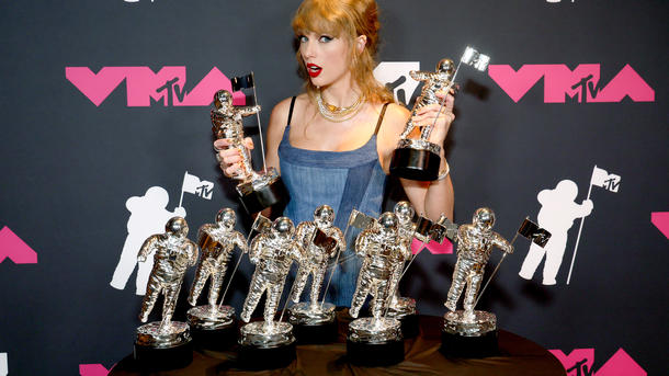 Тейлор Свіфт стала тріумфатором премії MTV Video Music Awards 2023 Тейлор Свіфт стала тріумфатором премії MTV Video Music Awards 2023