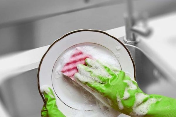 5 шкідливих звичок, які псують нігті