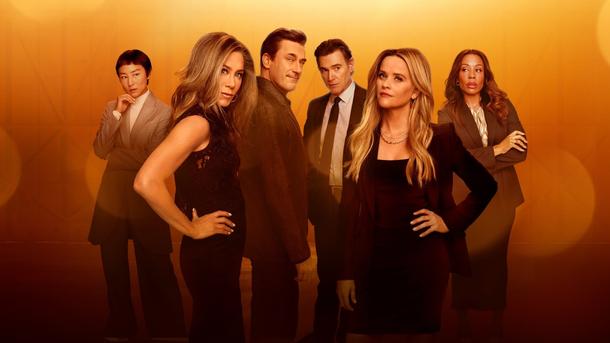 В сериале «Утреннее шоу» с Энистон и Уизерспун упомянули об обстрелах Мариуполя Фото: facebook.com/TheMorningShowAppleTVPlus В сериале «Утреннее шоу» с Энистон и Уизерспун упомянули об обстрелах Мариуполя Фото: facebook.com/TheMorningShowAppleTVPlus