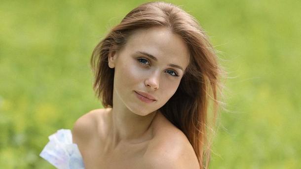 Анна Кошмал в этом месяце станет старше Анна Кошмал в этом месяце станет старше