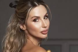 "Вы вышли замуж?": Лобода удивила подписчиков фото с кольцом и мужской рукой