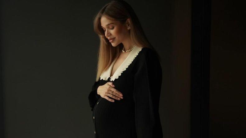 Саша Бо накануне родов рассекретила, на сколько поправилась во время третьей беременности