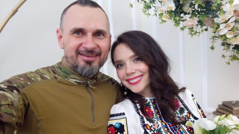 Олег Сенцов и Вероника Вельч показали видео с празднования первого дня рождения сына