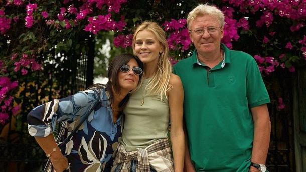 Екатерина Кузнецова показала, как выглядели ее родители на первом свидании около 40 лет назад Фото: instagram.com/katykino Екатерина Кузнецова показала, как выглядели ее родители на первом свидании около 40 лет назад Фото: instagram.com/katykino