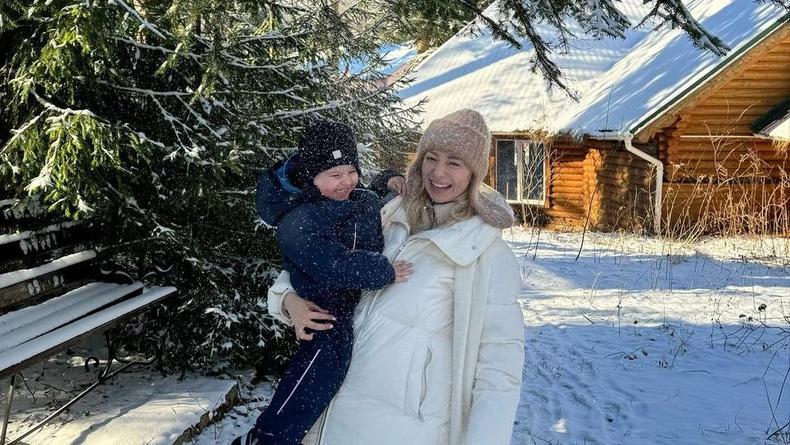 "Зимняя сказка в Карпатах": Репяхова показала отдых с сыном от Павлика