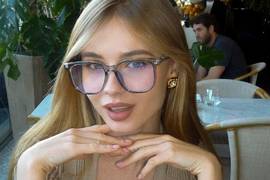 "Новая лондонка": Василенко показалась топлес с пуантами и в лапах Кинг-Конга