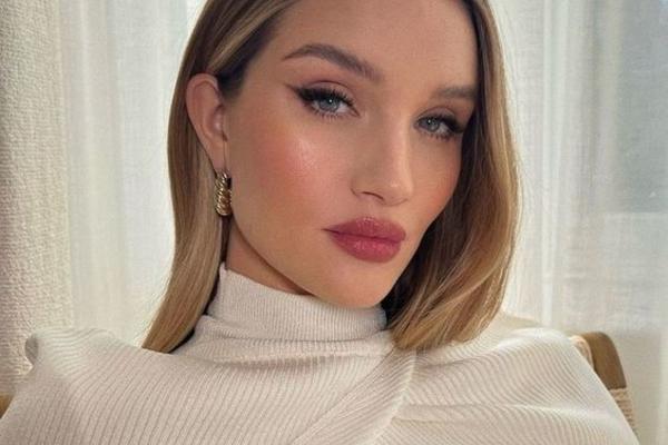 Роузи Хантингтон-Уайтли Instagram rosiehw
