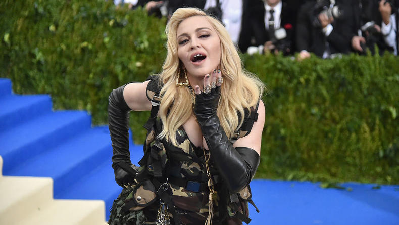 Фанаты Мадонны подали в на нее суд: певица обвиняется в «ложной рекламе»