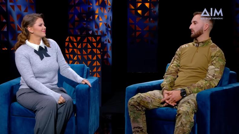 Военнослужащий ВСУ сделал предложение любимой в эфире программы «Я не забуду»