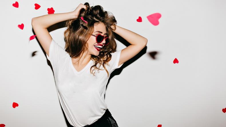 Какую прическу сделать на День святого Валентина: ТОП-15 красивых идей
