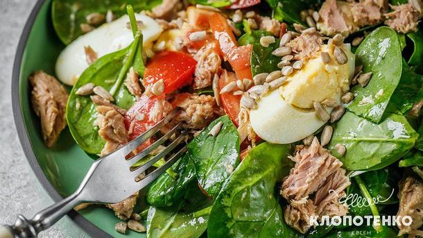 Салат с тунцом и яйцами фото: klopotenko.com