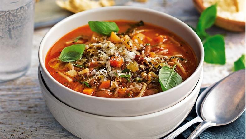 Як приготувати італійський суп мінестроне: покроковий рецепт