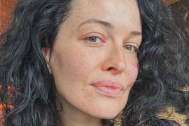Астафьева показала, как проводит март с домашними любимцами и удочкой