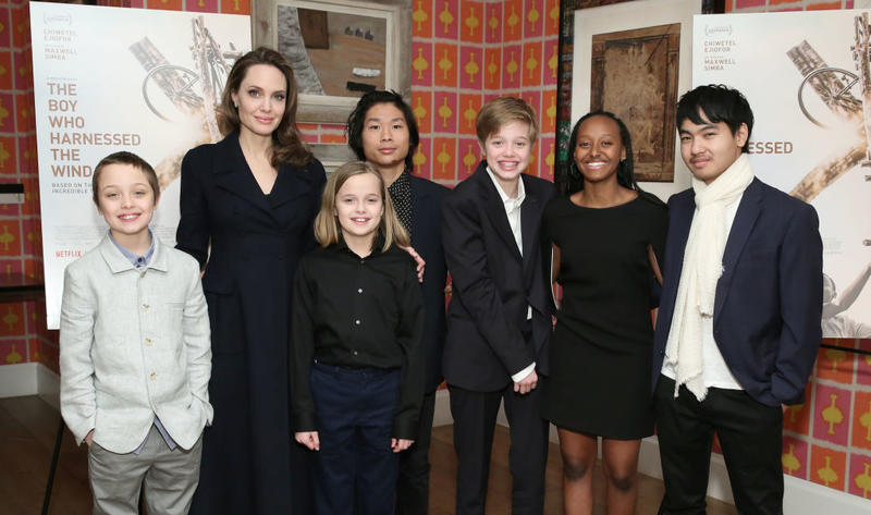 Анджелина Джоли с детьми в 2019 году