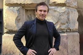 «Источник любви и силы»: Вакарчук дал редкий комментарий о второй жене и их детях