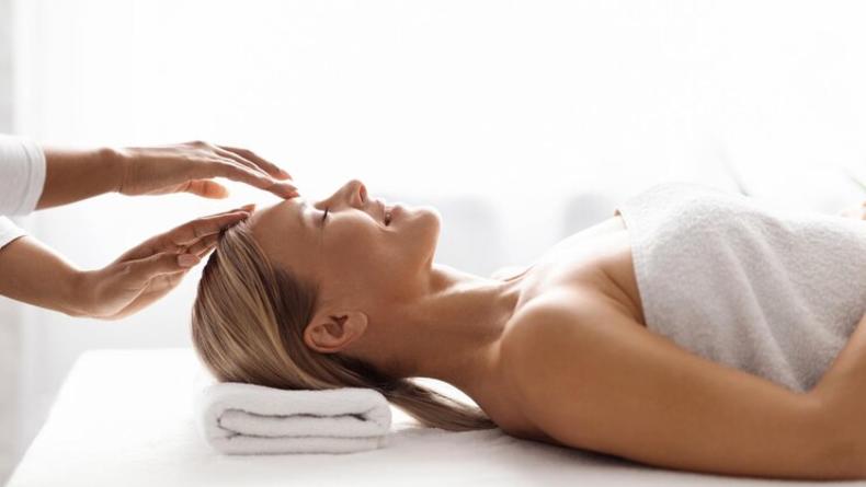 Як зробити масаж шкіри голови і навіщо він потрібен