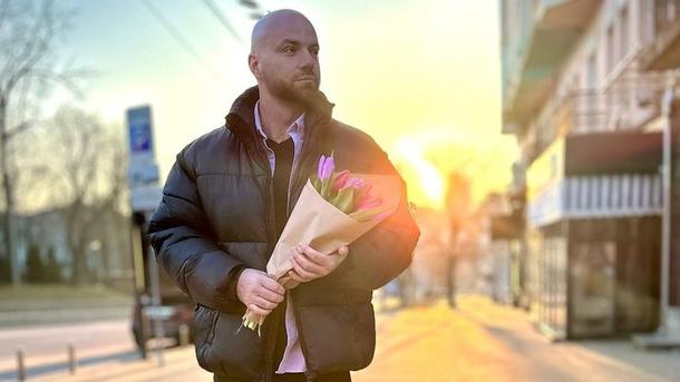 Демин засветил на фото новую девушку спустя 3 года после разрыва с женой instagram.com/slavademin_official Демин засветил на фото новую девушку спустя 3 года после разрыва с женой instagram.com/slavademin_official