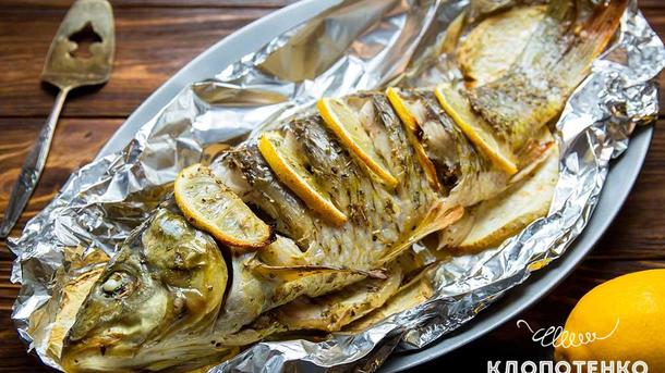 Как вкусно запечь карпа в духовке: пошаговый рецепт фото: klopotenko.com Как вкусно запечь карпа в духовке: пошаговый рецепт фото: klopotenko.com