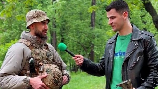 Блогер обычно интересуется тратами на наряды людей в центре Львова Блогер обычно интересуется тратами на наряды людей в центре Львова