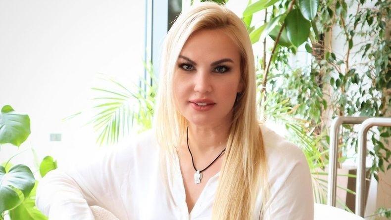 Камалия уехала из Украины после скандала с фото с окровавленным лицом
