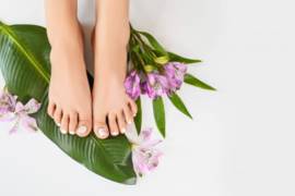 Модный педикюр на лето 2024: ТОП-20 красивых и ярких идей