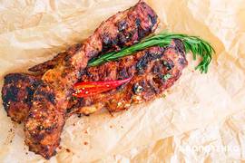 Вкусная идея для барбекю от Евгения Клопотенко: рецепт свиных ребер