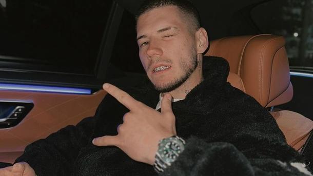 Волошин не стримував емоцій щодо розміру штрафу, виказавши їх за допомогою ненормативної лексики Волошин не стримував емоцій щодо розміру штрафу, виказавши їх за допомогою ненормативної лексики