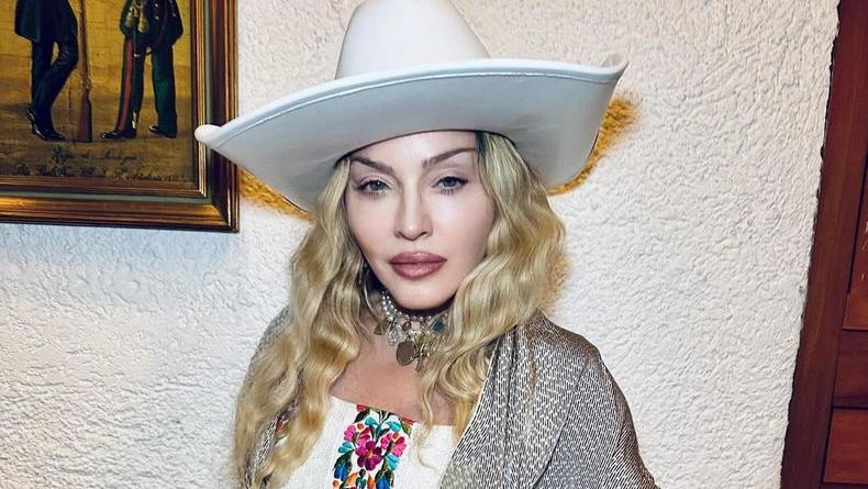 Мадонна выпустила заявление в поддержку украинских детей