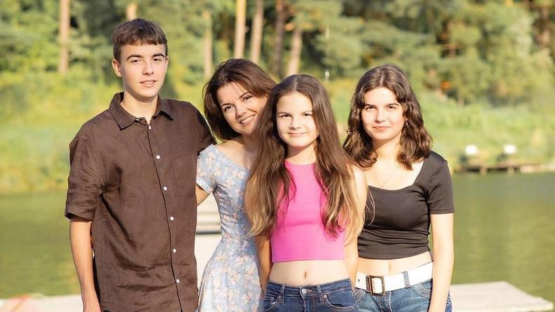 «Отныне все мои дети дома»: Падалко объявила о возвращении дочери в Украину