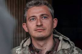 Почти близнецы: Коля Серга поразил сходством с братом-военным
