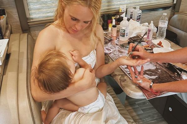 Румер Вілліс з дочкою на майданчику instagram.com/rumerwillis
