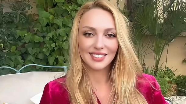 «Жара утихла»: Полякова засветила роскошную фигуру в крошечном бикини instagram.com/polyakovamusic «Жара утихла»: Полякова засветила роскошную фигуру в крошечном бикини instagram.com/polyakovamusic