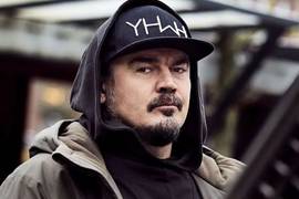 «Ехал на свадьбу»: участник «ТНМК» Фагот попал в ДТП