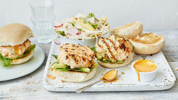 Рецепт острых тайских бургеров с креветками, realfood.tesco.com Рецепт острых тайских бургеров с креветками, realfood.tesco.com