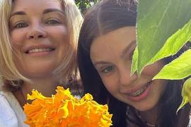 Таран выложила фото с 16-летней дочерью и поведала об учебе ребенка во Франции