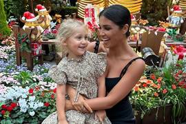 Димопулос показала, как отпраздновала 5-летие дочери на Ибице