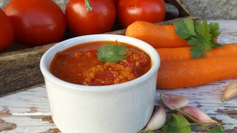 Икра из помидоров, моркови и болгарского перца на зиму: пошаговый рецепт Икра из помидоров, моркови и болгарского перца на зиму: пошаговый рецепт