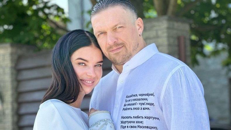 «Моя королева»: Усик трогательно поздравил жену с 15-летием брака «Моя королева»: Усик трогательно поздравил жену с 15-летием брака