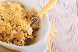 Рецепт дня: крамбл с грушами, яблоками и грецкими орехами