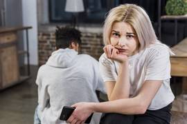8 признаков того, что ваши отношения охладели и отдаляются - и как это распознать