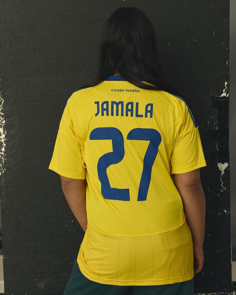 Джамала влаштувала фотосесію з чоловіком та трьома синами instagram.com/jamalajaaa Джамала влаштувала фотосесію з чоловіком та трьома синами instagram.com/jamalajaaa