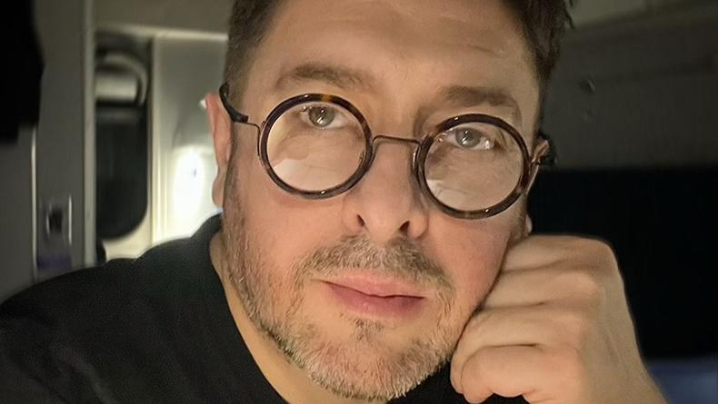 Суханов удивил своим неузнаваемым видом на фото 30-летней давности Суханов удивил своим неузнаваемым видом на фото 30-летней давности