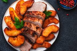 Как приготовить мясо с айвой в духовке: пошаговый рецепт