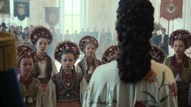 В популярном сериале Netflix показали буковинцев и исполнили украинскую песню В популярном сериале Netflix показали буковинцев и исполнили украинскую песню