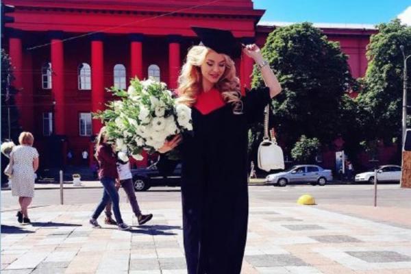 Виктория Апанасенко в студенческие годы instagram.com/crystal.viktoria
