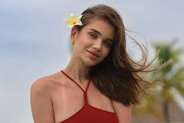 Саша Бо оголила живот и показала тренировку с 8-летним сыном